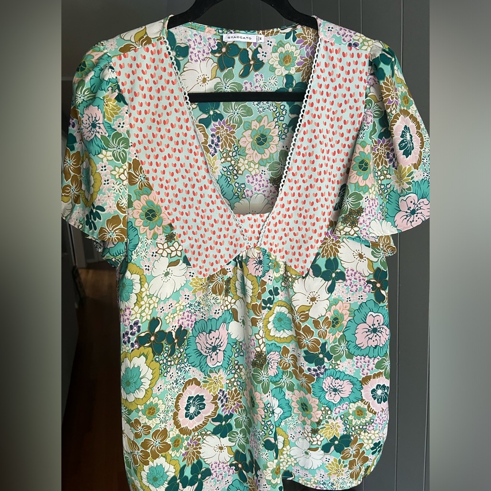 Staccato floral v-neck blouse